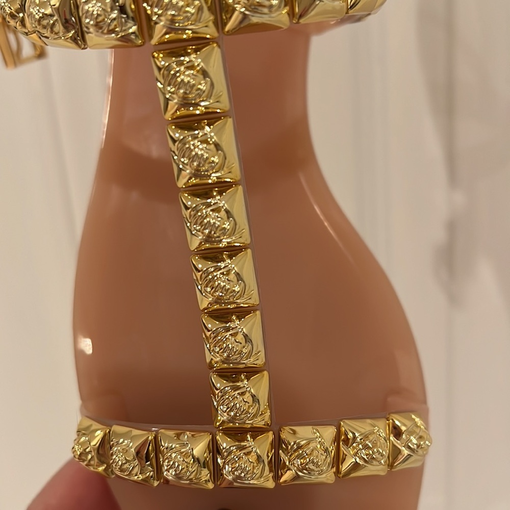 Stuart Weizmann Gold W/ Flower Embossed Jelly San… - image 6